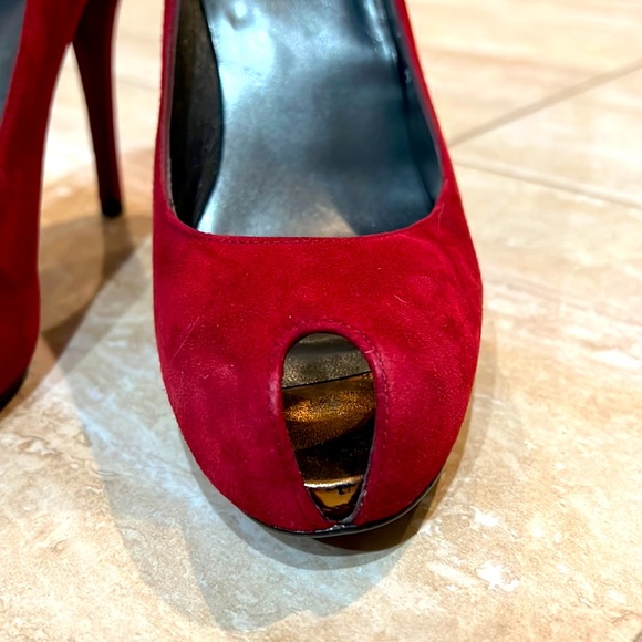 LIKE NEW Stuart Weitzman Red Suede Heels! - Picture 6 of 7